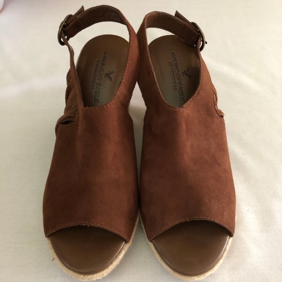 American Eagle Fringe Booties Wedges. Brown Size 7 NWOT - Picture 3 of 9